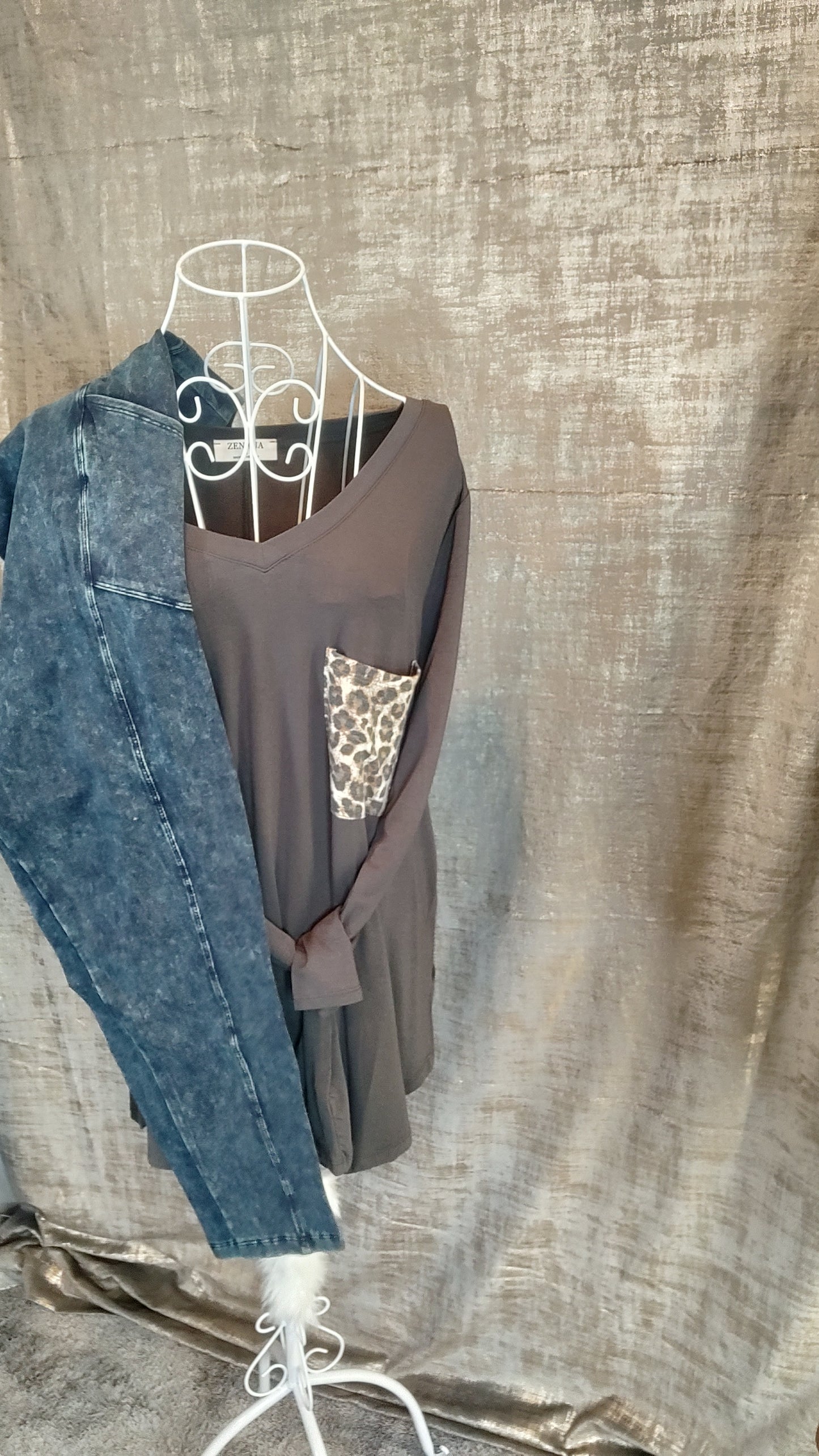 Zenana Luxe Perfect LS Leopard Pocket Tee- S-XL