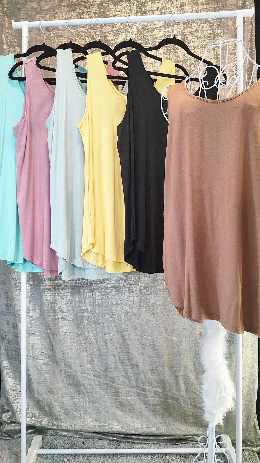 Zenana Scoop Neck Round Hem Tanktop- PLUS